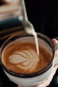 les boissons dans le régime méditerranéen tasse de café planches traiteur produits du terroir l' épicière savoie saint françois longchamp